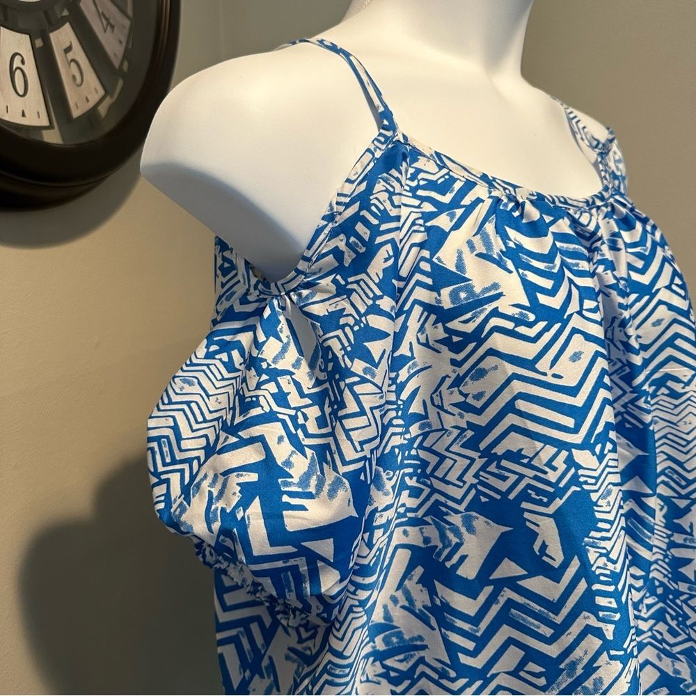 NWOT Pink Dot Peekaboo Shoulder Blouse Blue and White Design Size 3x - Picture 3 of 9